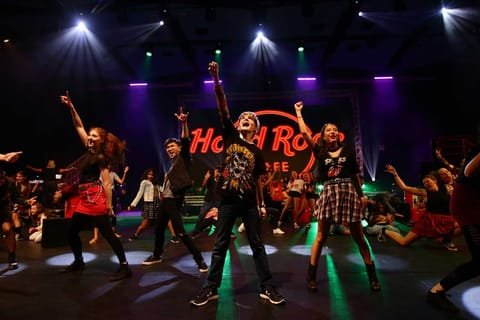 We Will Rock You — Set design